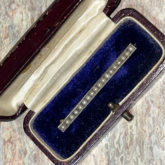 Early 1900’s Sterling Silver And Seed Pearls Small Bar Pin - Picture 8 of 16